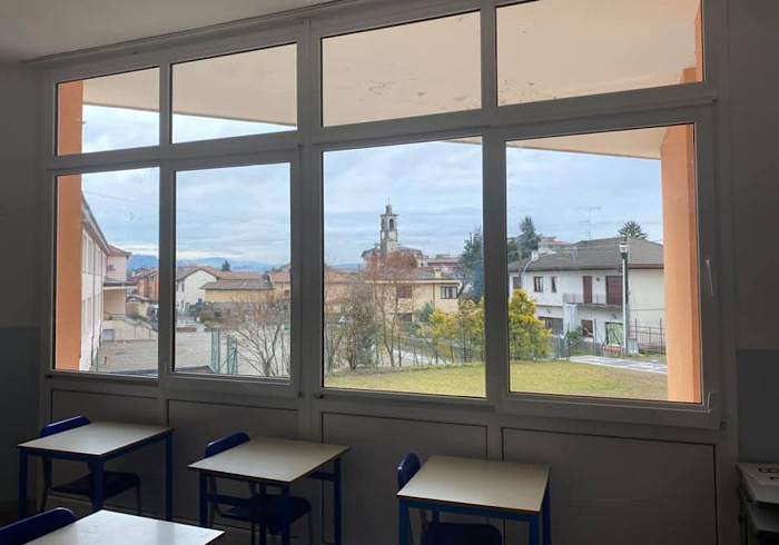 Angera, lavori di miglioria alle scuole cittadine