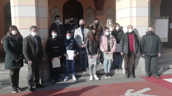 Invorio, consegnate le borse di studio agli studenti meritevoli