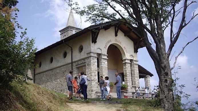 Messa del vescovo al Mottarone a un mese dalla tragedia della funivia: l'omelia
