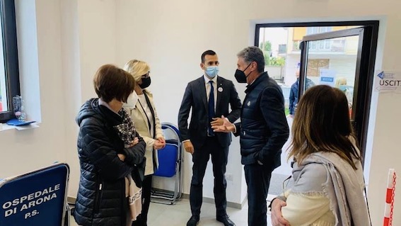 Vaccini, visita dell'assessore regionale Marnati al PalaGreen di Arona