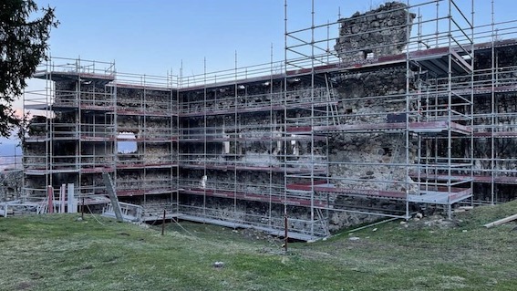 Rocca di Arona, procedono i lavori di messa in sicurezza delle mura