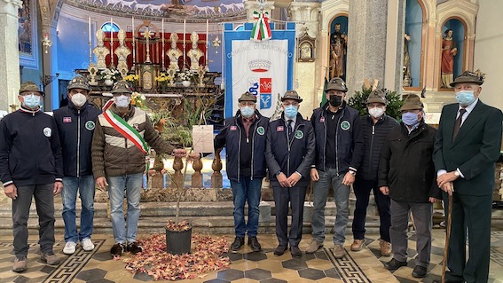 Divignano, un acero alla Vegia Latteria per i nuovi nati