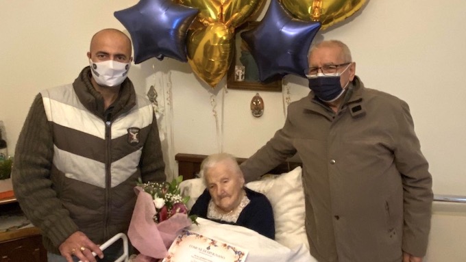 Divignano, auguri a due centenarie