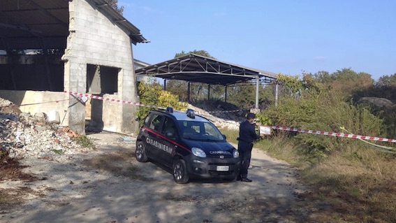 Borgo Ticino, i carabinieri forestali sequestrano discarica abusiva: una persona denunciata