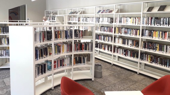 Arona, nuovo orario per la biblioteca civica