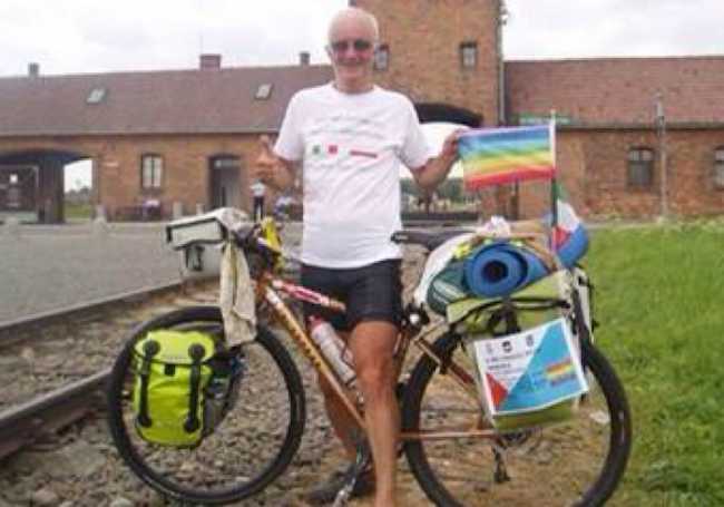 Meina, anche il ciclista della memoria presente alla commemorazione dell'eccidio