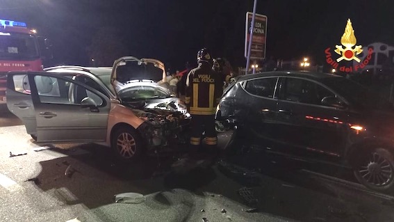 Tamponamento sulla SS33 a Castelletto Ticino. Foto