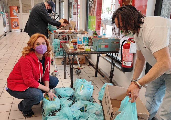 Colletta alimentare per i rifugiati ucraini: raccolti ad Arona 15 quintali di cibo 