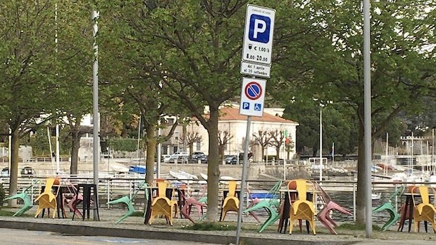 Lesa: parcheggi a pagamento sul lungolago per l’estate 