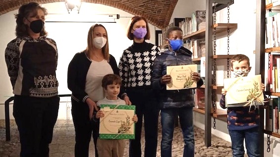 Arona, premiati i lettori più assidui della biblioteca civica