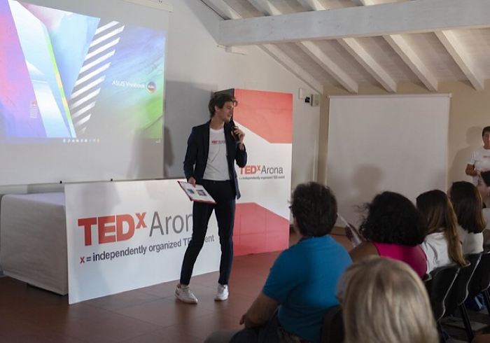 Innovatori e le migliori idee per il futuro a TEDxArona Adptive Re-evolution 