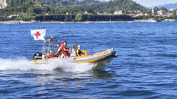 Meina, accusa un malore: persona soccorsa dalla idroambulanza