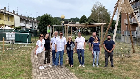  Borgo Ticino, orti urbani: uno consegnato alla scuola dell'infanzia