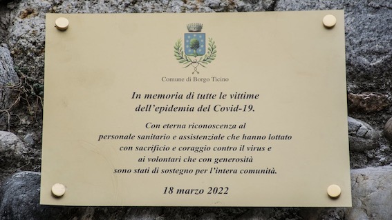 Borgo Ticino, una targa in memoria delle vittime del covid