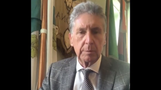 Arona, critiche per il commento del sindaco sul premier
