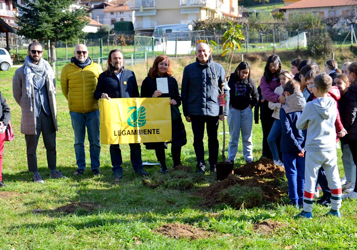 Festa dell’albero, piantumazioni di Legambiente nelle scuole 
