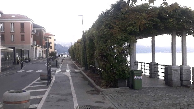 Arona, sarà rifatto il pergolato del glicine