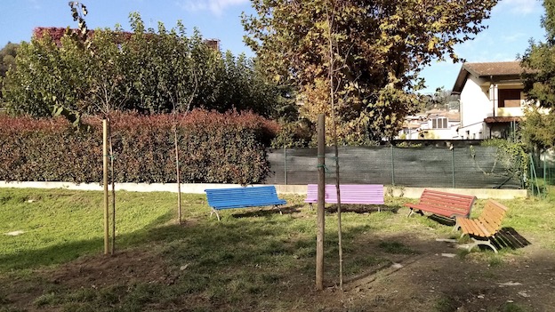 Nuove piantumazioni al parco giochi di via S. Luigi