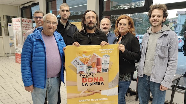 Arona, successo per "Dona la spesa"
