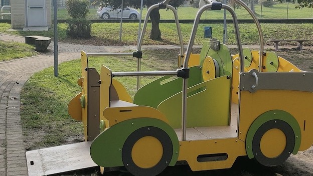 Borgo Ticino, il parco giochi "Salvo D'Acquisto" è diventato inclusivo