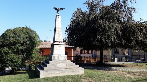 Varallo Pombia, vandalismo al monumento ai Caduti