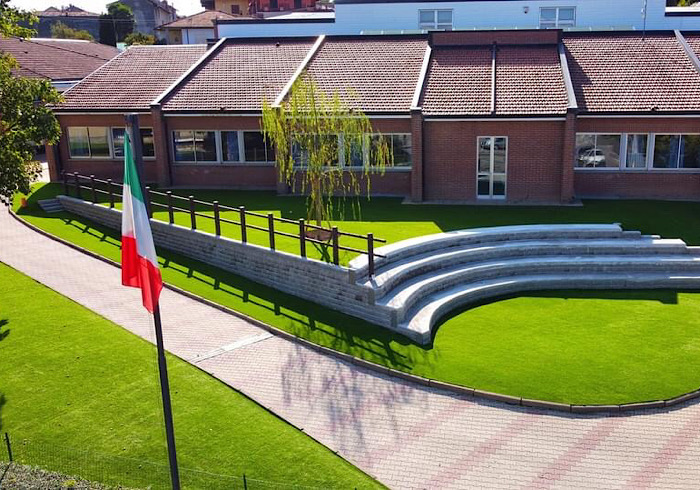 Inizio dell’anno scolastico con sorpresa: un nuovo anfiteatro per gli alunni di Invorio