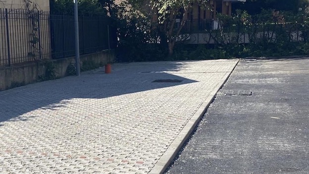 Arona, in via di ultimazione i lavori al parcheggio di via Mazzini