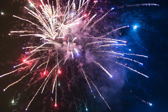 Il 5 agosto serata con i fuochi d'artificio fra Sesto Calende e Castelletto Ticino