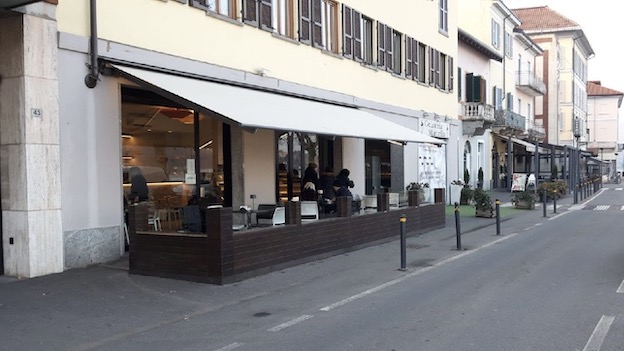  Arona, censiti oltre 100 esercizi di somministrazione