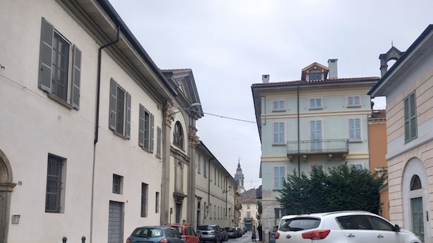 Arona, botti pericolosi: residenti chiamano i Carabinieri