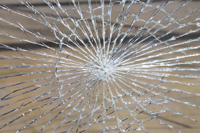 Comignago, vandalismi al campo di calcetto