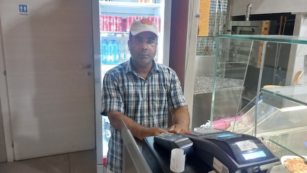 Arona, titolare di una pizzeria-kebab aggredito da due giovani
