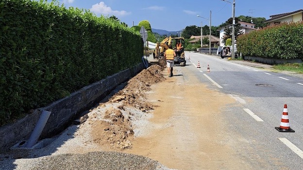 Invorio, partiti i lavori per realizzare marciapiede in via Vergante