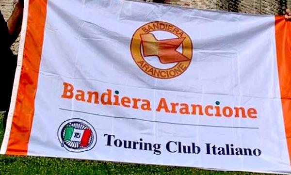 Arona selezionata dal Touring Club per partecipare a Exploring Bandiere Arancioni