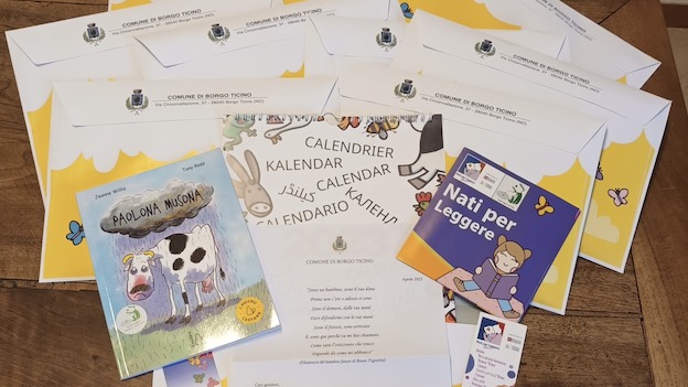 Borgo Ticino, continua l'iniziativa “Libro dono ai nuovi nati” 