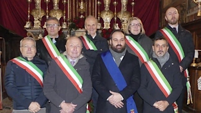 Delegazione da Varallo Pombia alla messa per don Rossi a Castiglione Ossola - foto