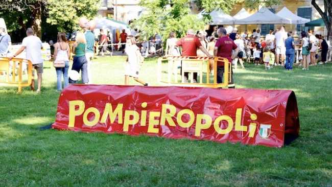 A Varallo Pombia bambini pompieri per un giorno con "Pompieropoli"