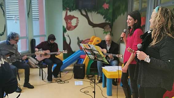 Musiche natalizie all'ospedale di Borgomanero grazie al gruppo MusicHeart