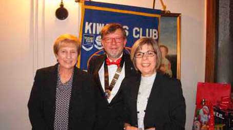 Borgomanero, contributo del Kiwanis alla Comunità di Sant'Egidio per il pranzo di Natale