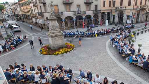 Borgomanero, ancora posti disponibili per la "Cena in Blu"