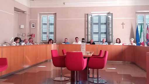 Borgomanero, sacco conforme ancora tema in consiglio comunale