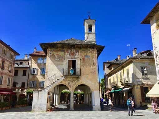Orta, restauri al Palazzotto di piazza Motta