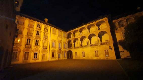 Campagna "Orange the world" del Soroptimist: Villa Nigra illuminata di arancione
