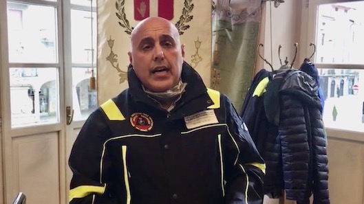 Borgomanero, il sindaco: "Stare a casa è un modo per dimostrare riconoscenza a chi è in prima linea"