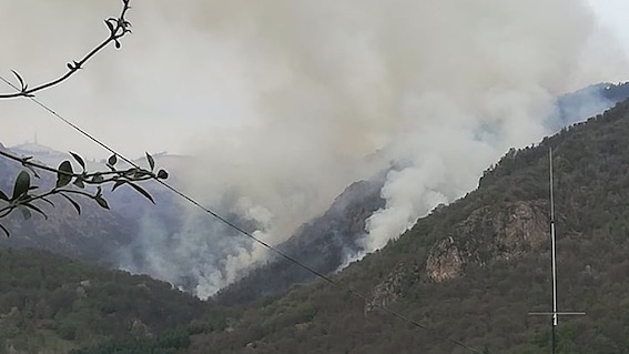 Mottarone, nuovo incendio in corso. Fotogallery
