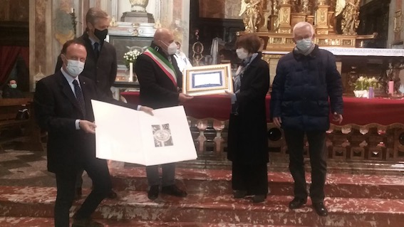 Premio "Borgomanerese dell'Anno" alla dott.ssa Arabella Fontana. Foto