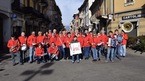 La Wil Folk Band di Montecrestese sui corsi a Borgomanero