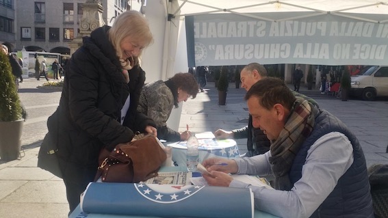 Borgomanero, proseguirà nel fine settimana la raccolta firme contro la chiusura della Polstrada