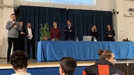 Successo per la prima conferenza di "Dialogar di scienza" a Borgomanero
