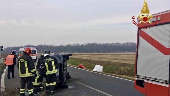 Auto ribaltata fra Proh e Barengo sabato mattina